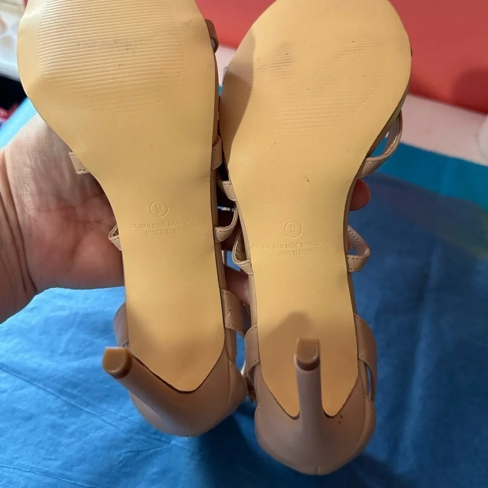Venus heels